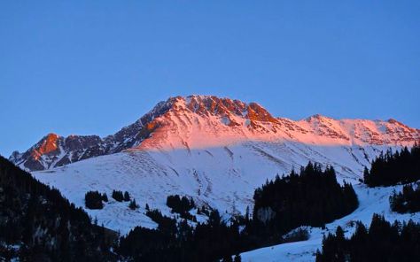 Kaiseregg_im_Sonnenuntergang_-_panoramio